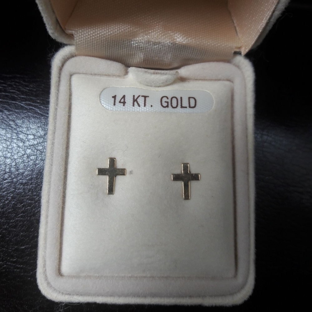 14k Gold Cross Stud Earrings